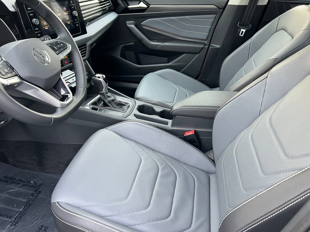Used 2025 Volkswagen Jetta SEL FWD image 10