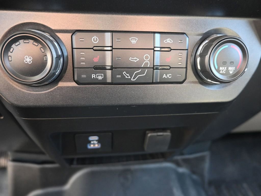 Used 2022 Ford F350 XLT w/ XLT Premium Package image 21