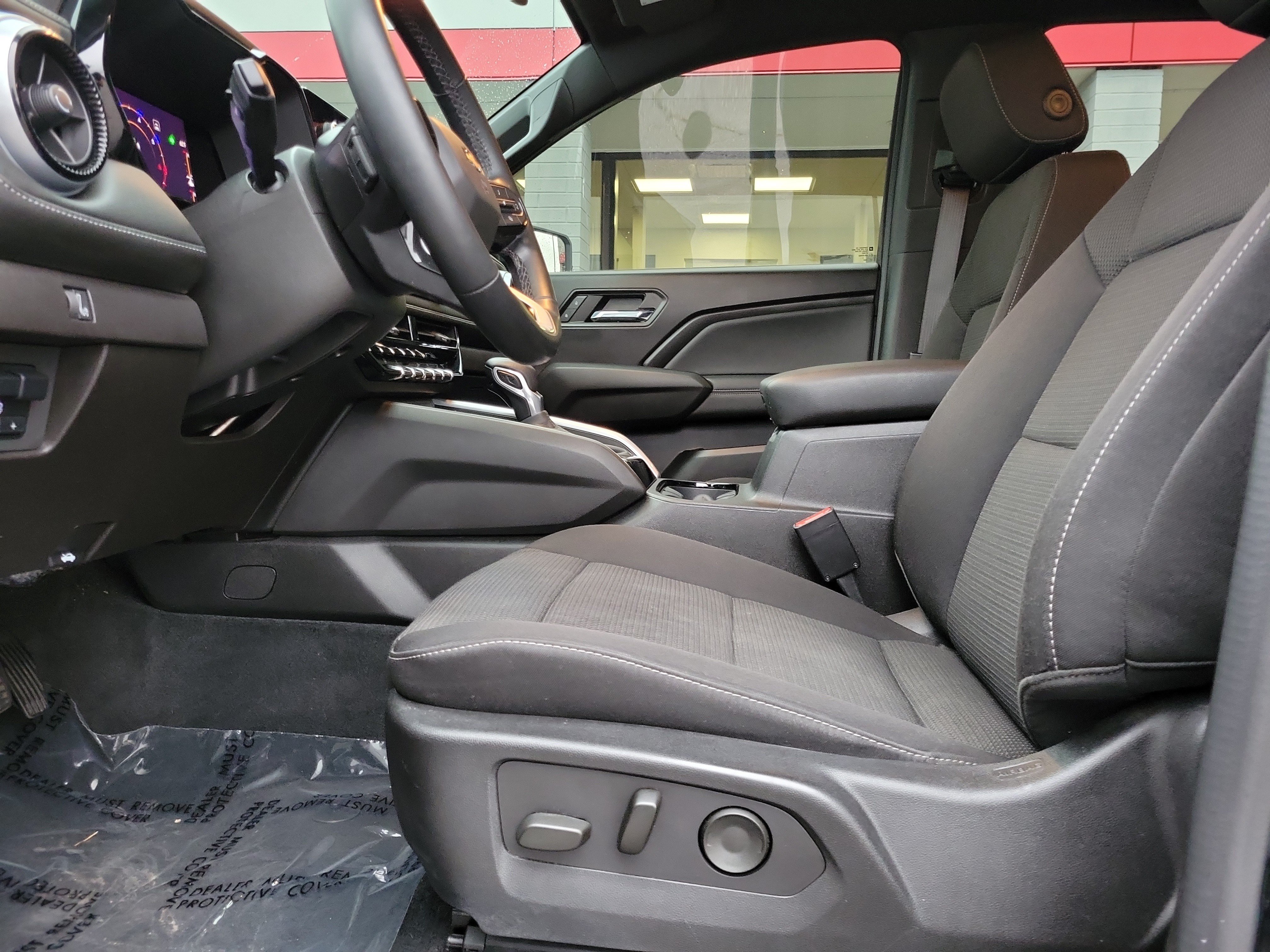 Used 2023 Chevrolet Colorado LT w/ LT Convenience Package II AWD/4WD image 16