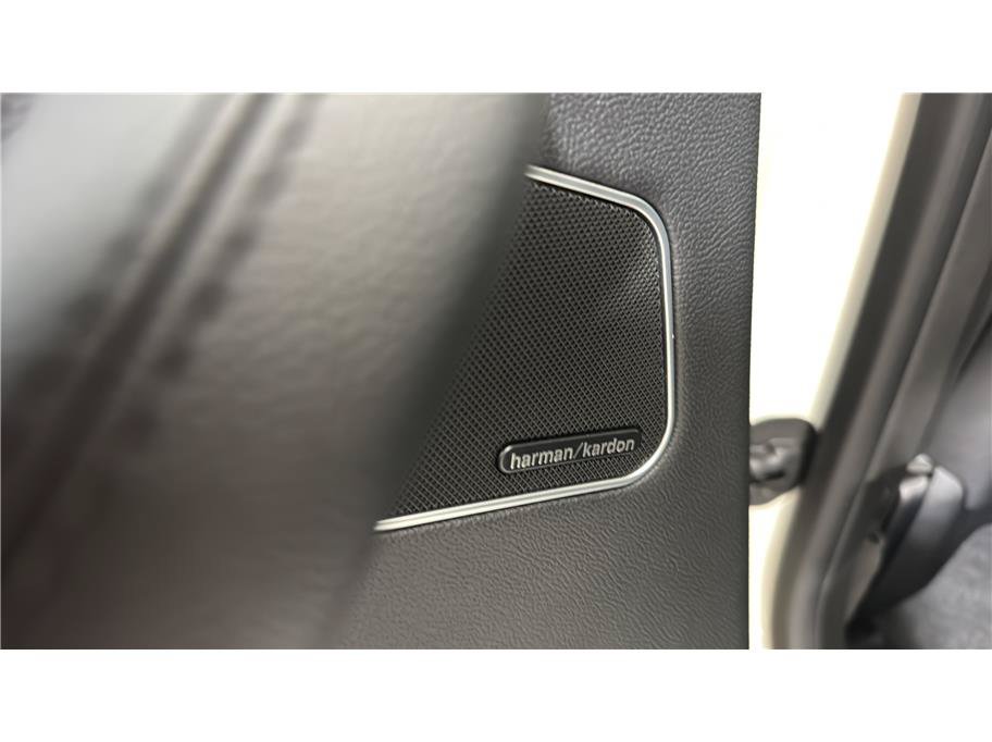 Used 2019 Maserati Levante S AWD/4WD image 18