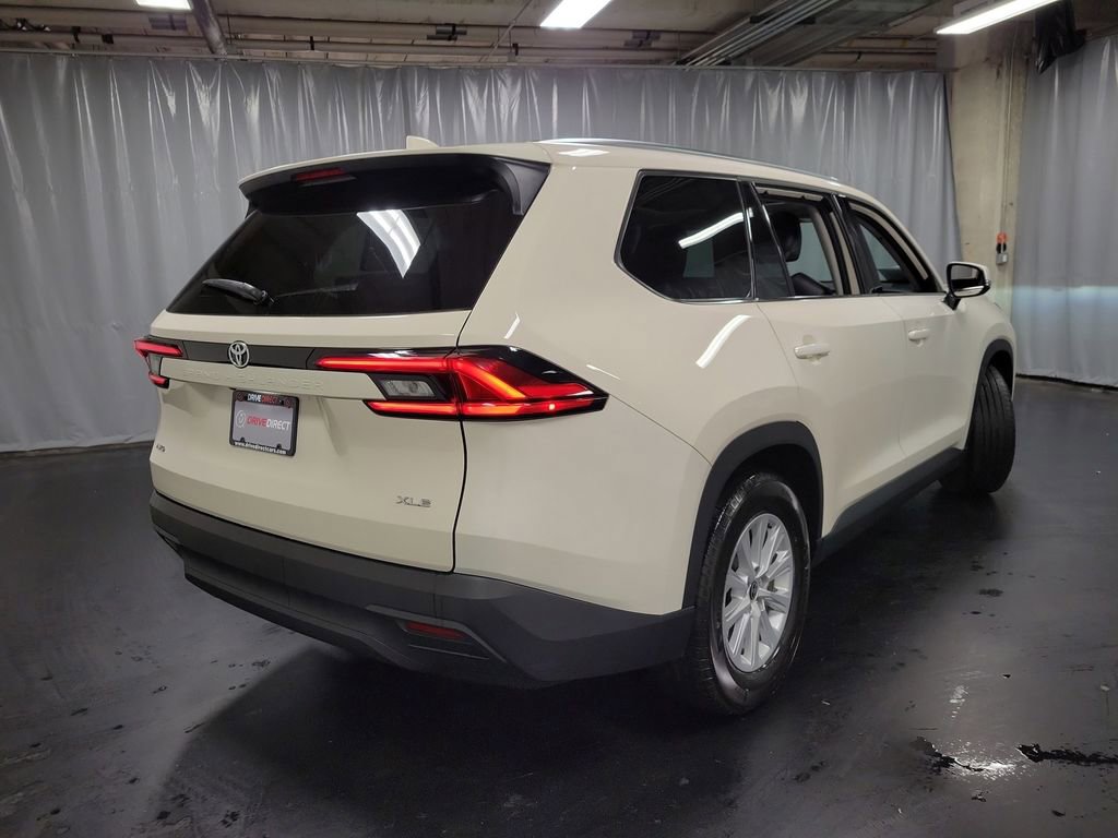 Used 2024 Toyota Grand Highlander XLE AWD/4WD image 8