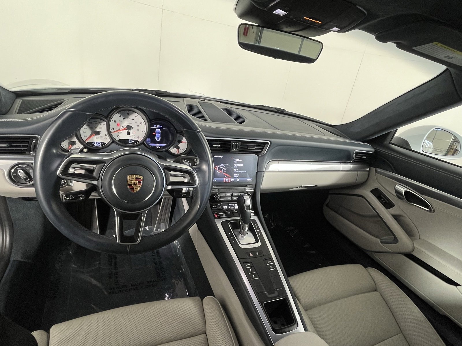 Used 2018 Porsche 911 Carrera image 13