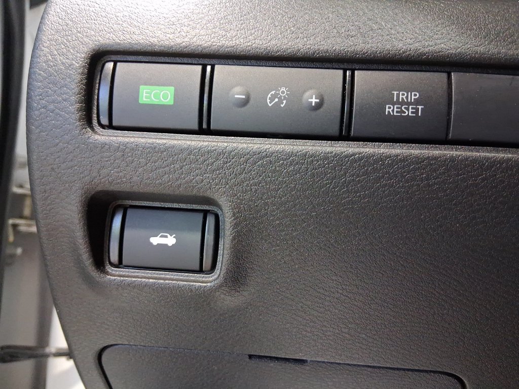 Used 2024 Nissan Sentra SV FWD image 19