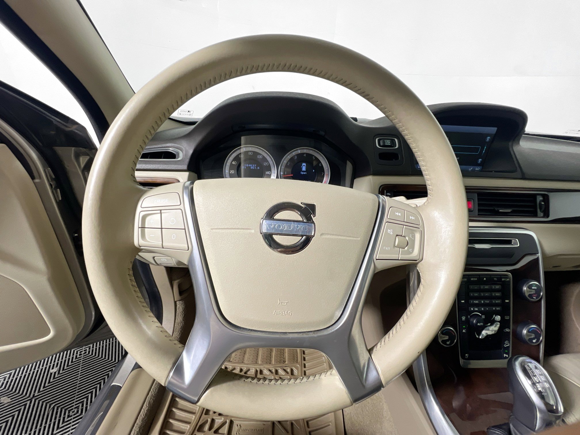 Used 2013 Volvo XC70 T6 image 17