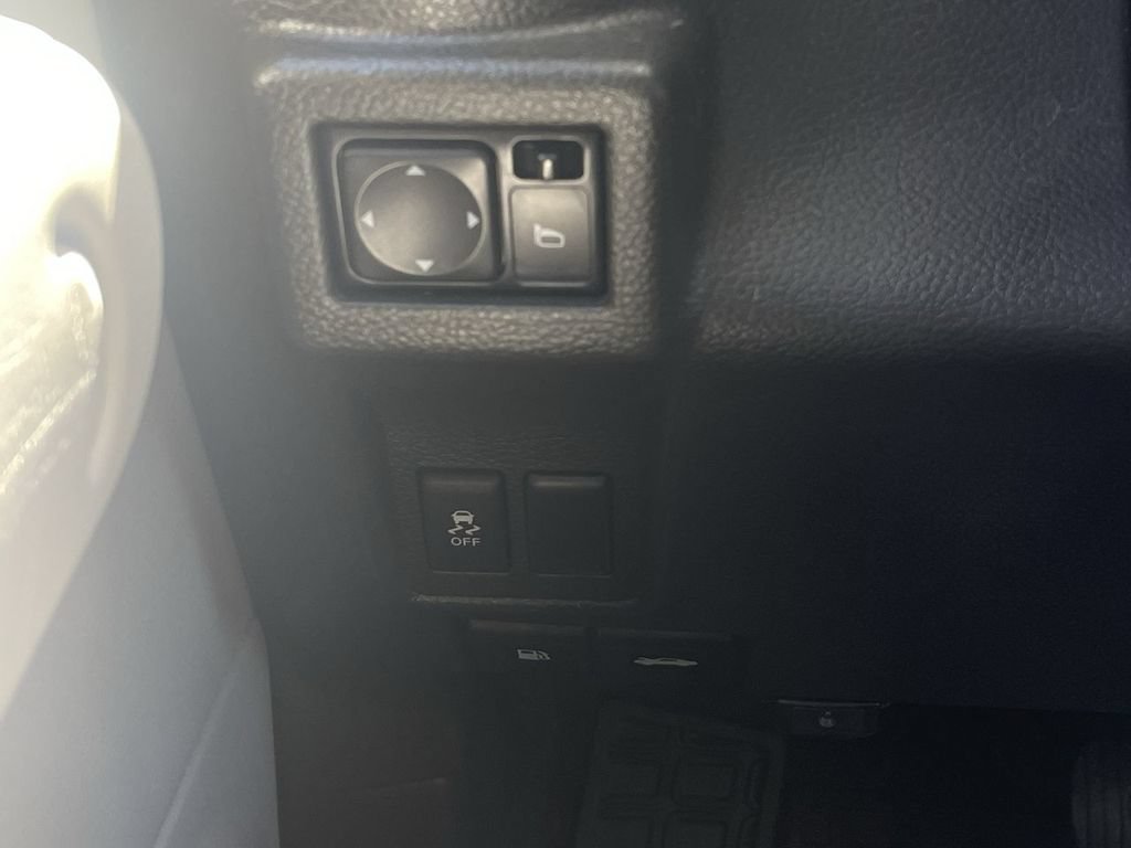 Used 2012 Nissan Cube 1.8 SL w/ SL Preferred Pkg FWD image 18