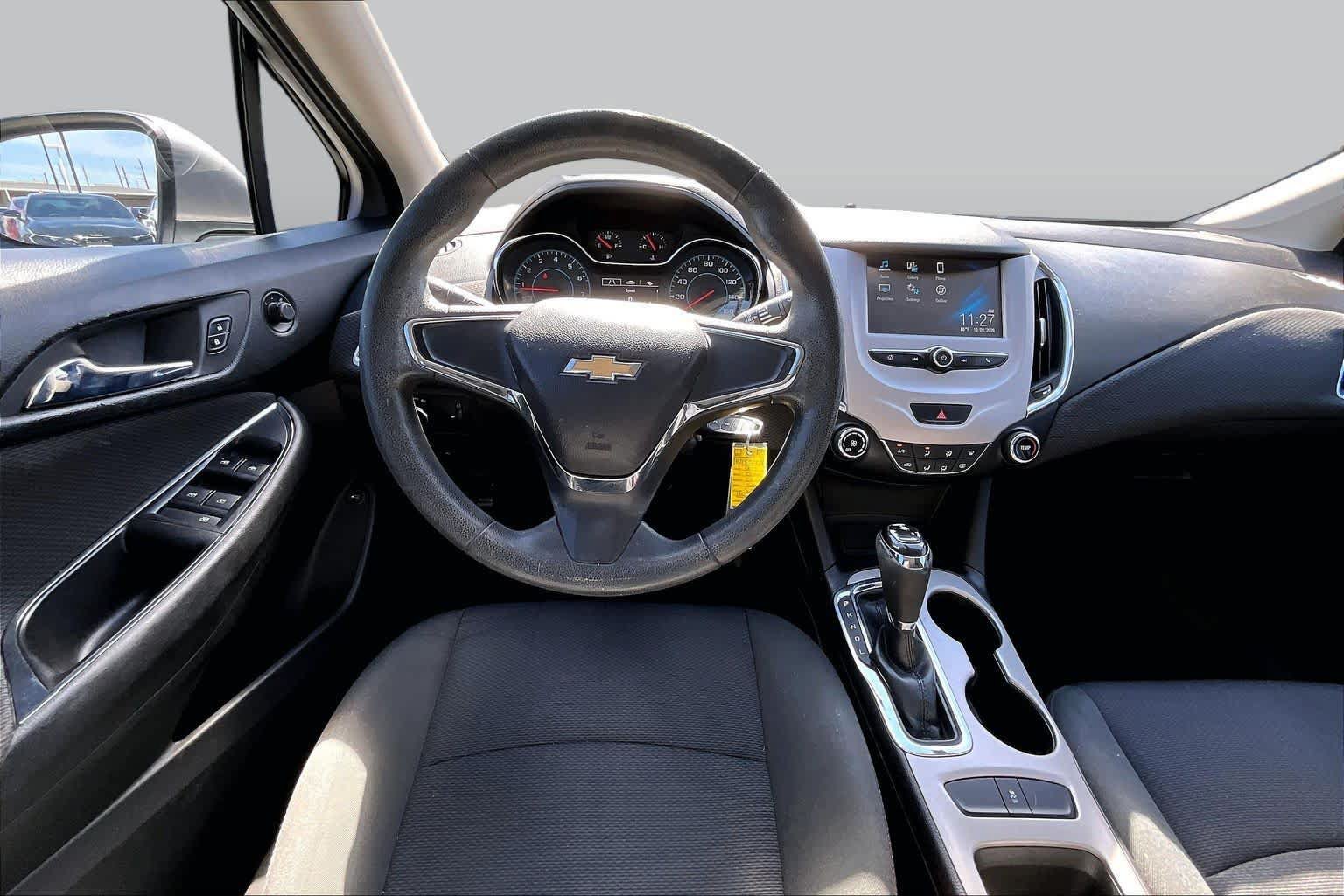 Used 2017 Chevrolet Cruze LS FWD image 5
