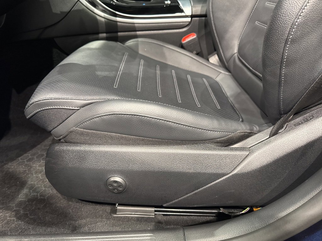 Used 2022 Mercedes-Benz C 300 4MATIC Sedan image 15