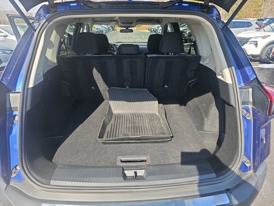 Used 2023 Nissan Rogue SV image 19