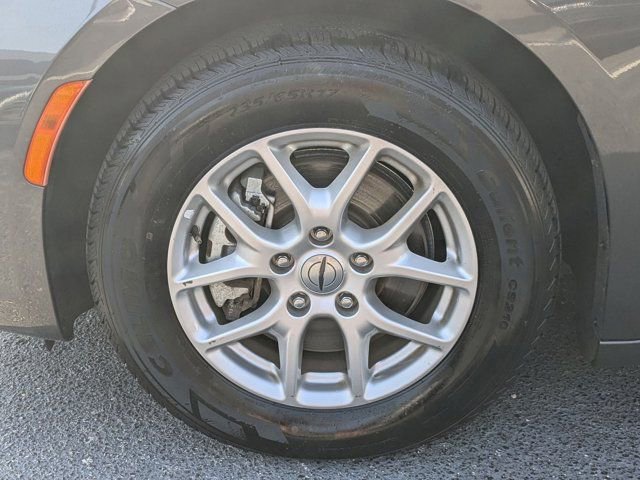 Used 2023 Chrysler Pacifica Touring-L image 27