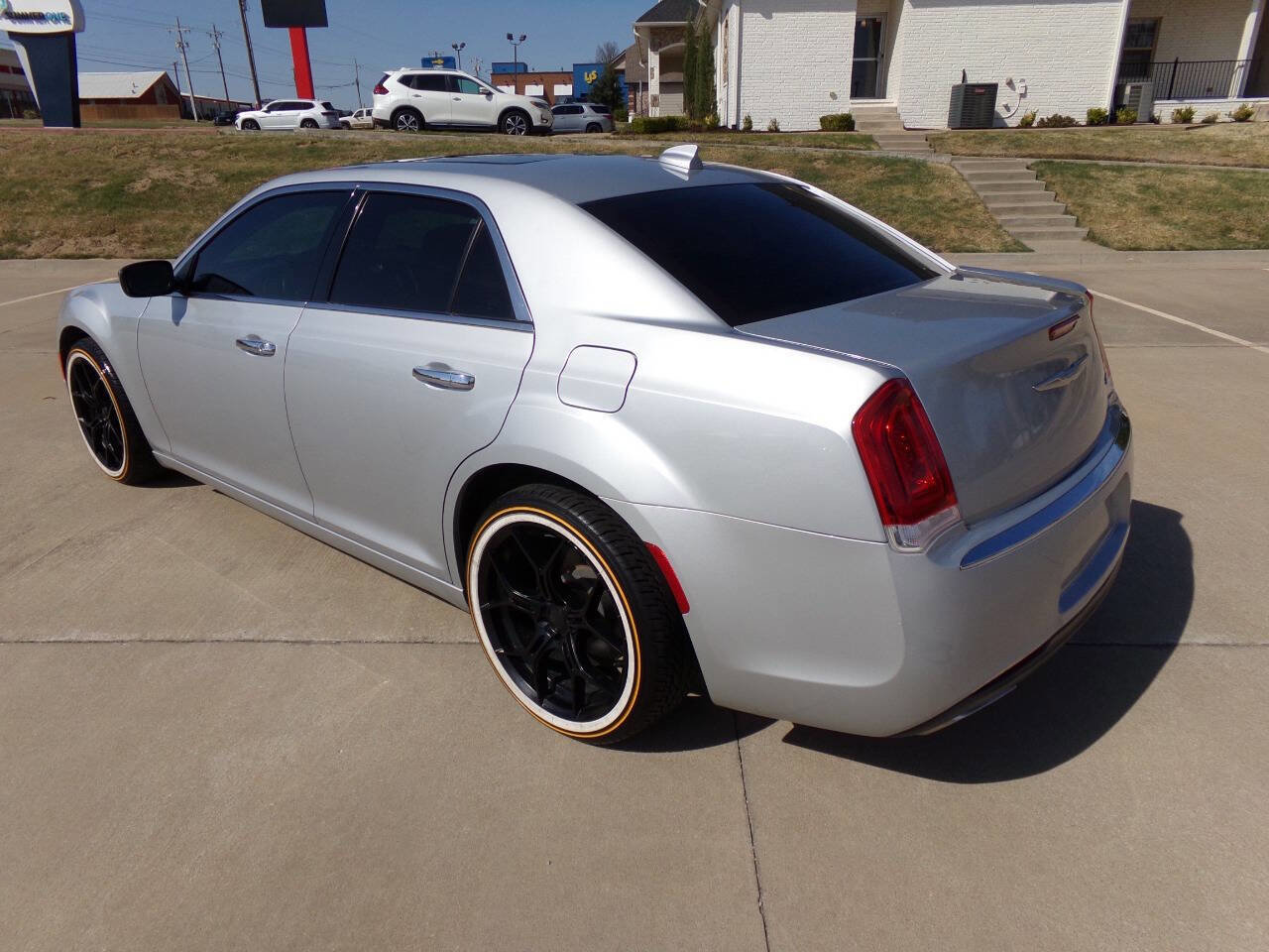Used 2020 Chrysler 300 Limited image 33