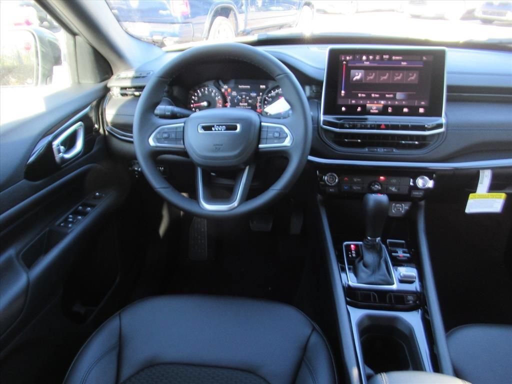 New 2026 Jeep Compass Latitude AWD/4WD image 12