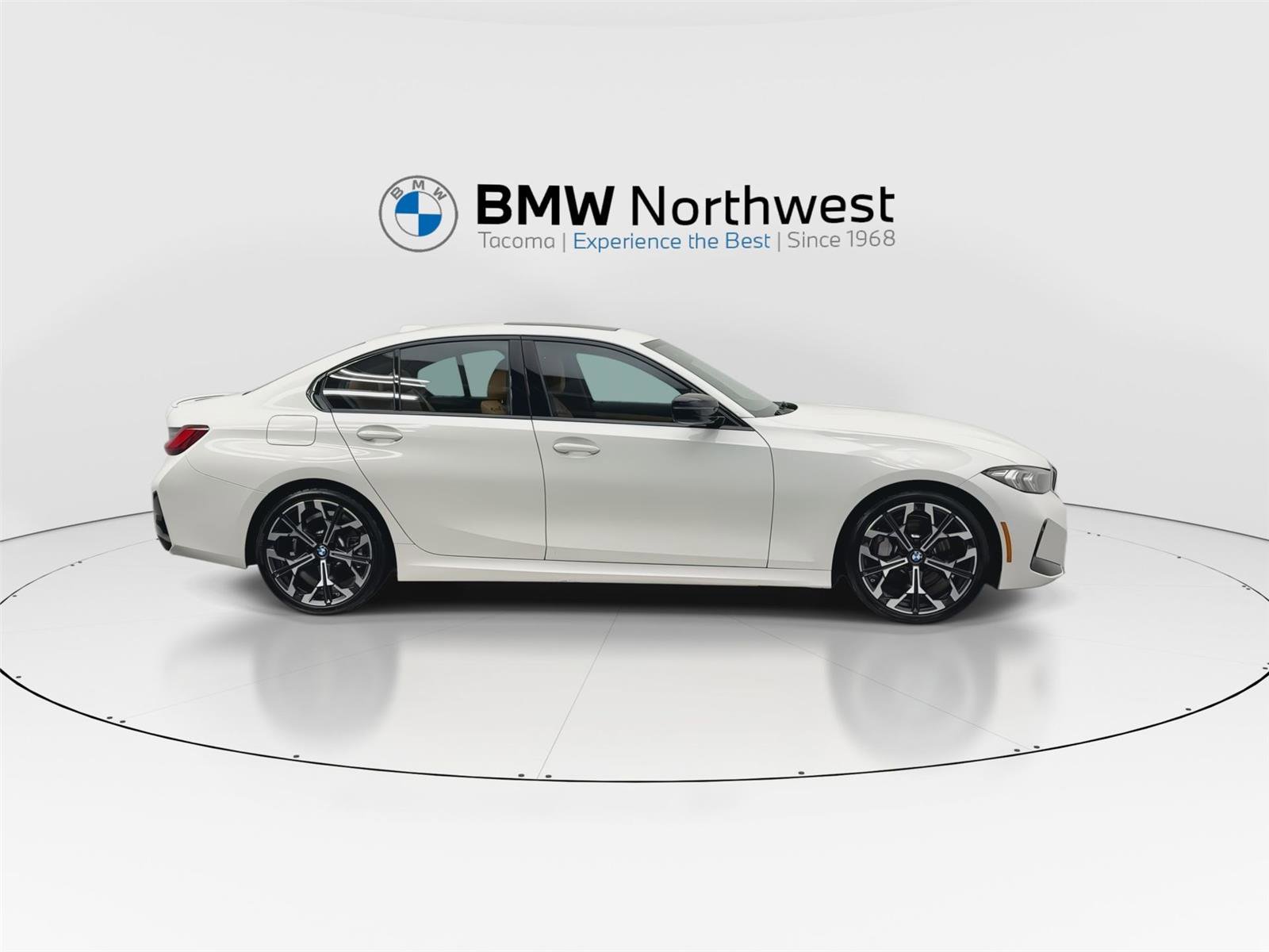 Used 2025 BMW 330i xDrive Sedan w/ M Sport Package AWD/4WD image 5