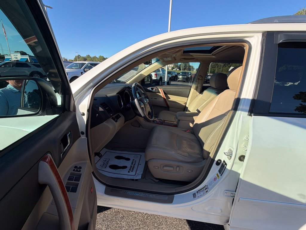 Used 2010 Toyota Highlander Limited w/ Extra Value Pkg 8 FWD image 14