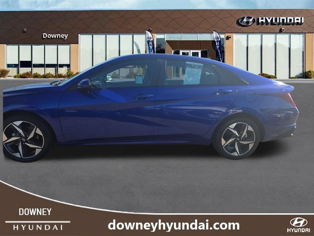 Used 2023 Hyundai Elantra SEL w/ Convenience Package FWD image 2