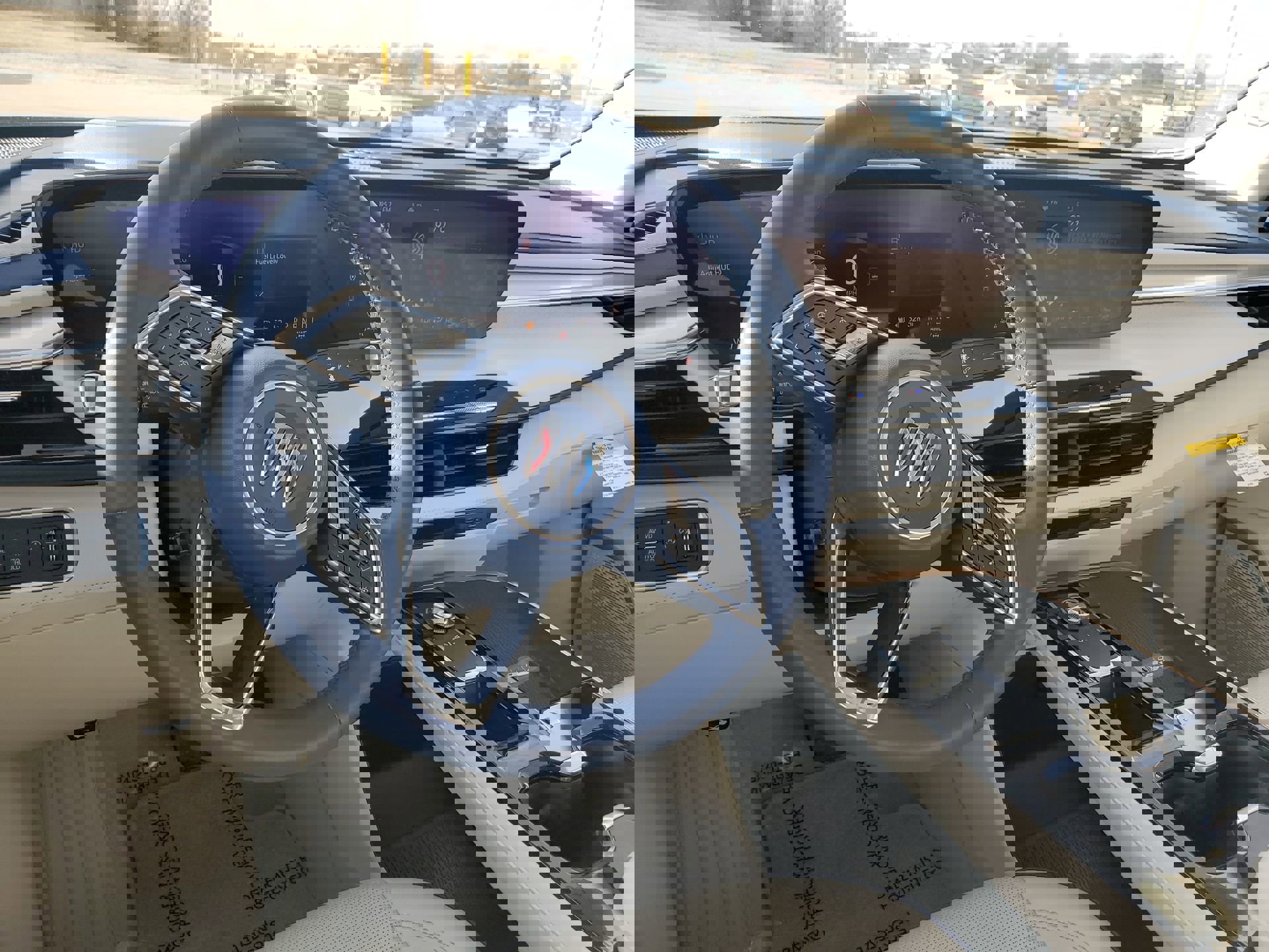 Used 2025 Buick Enclave Avenir image 19