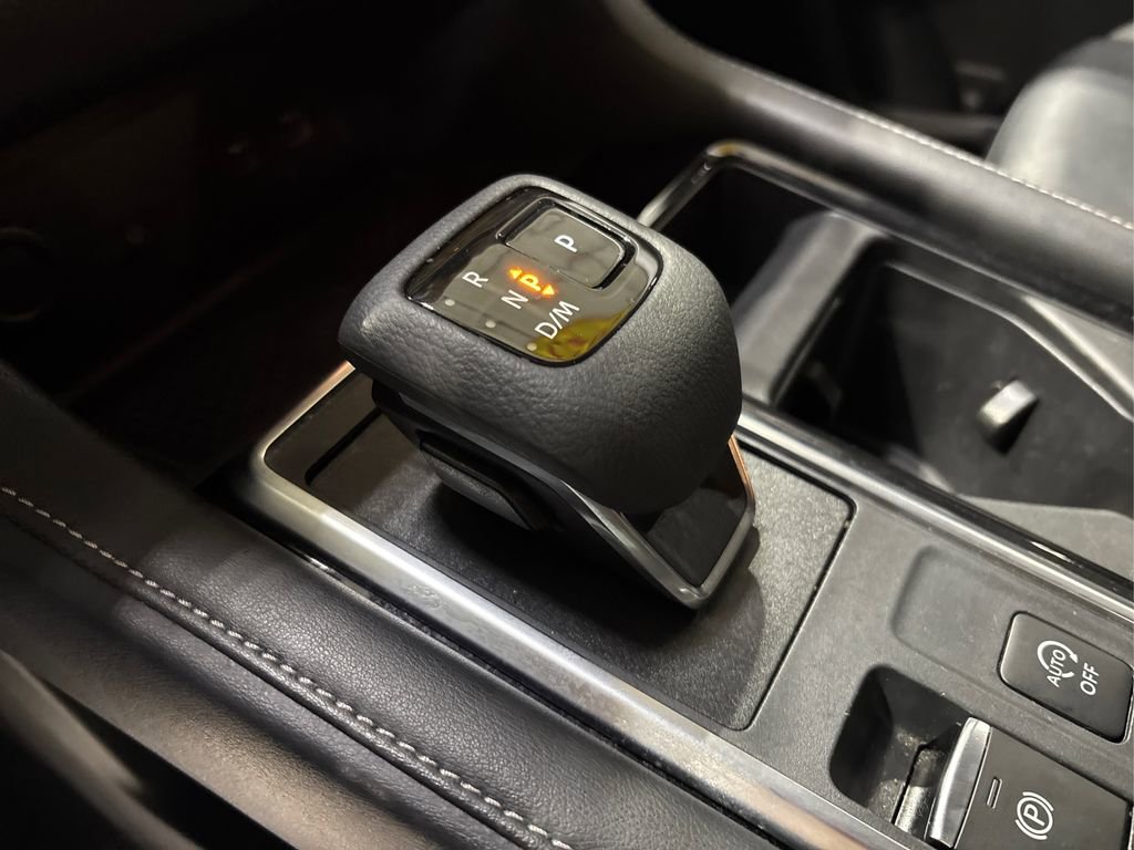 Used 2023 Nissan Pathfinder SL w/ Black Appearance Package image 30