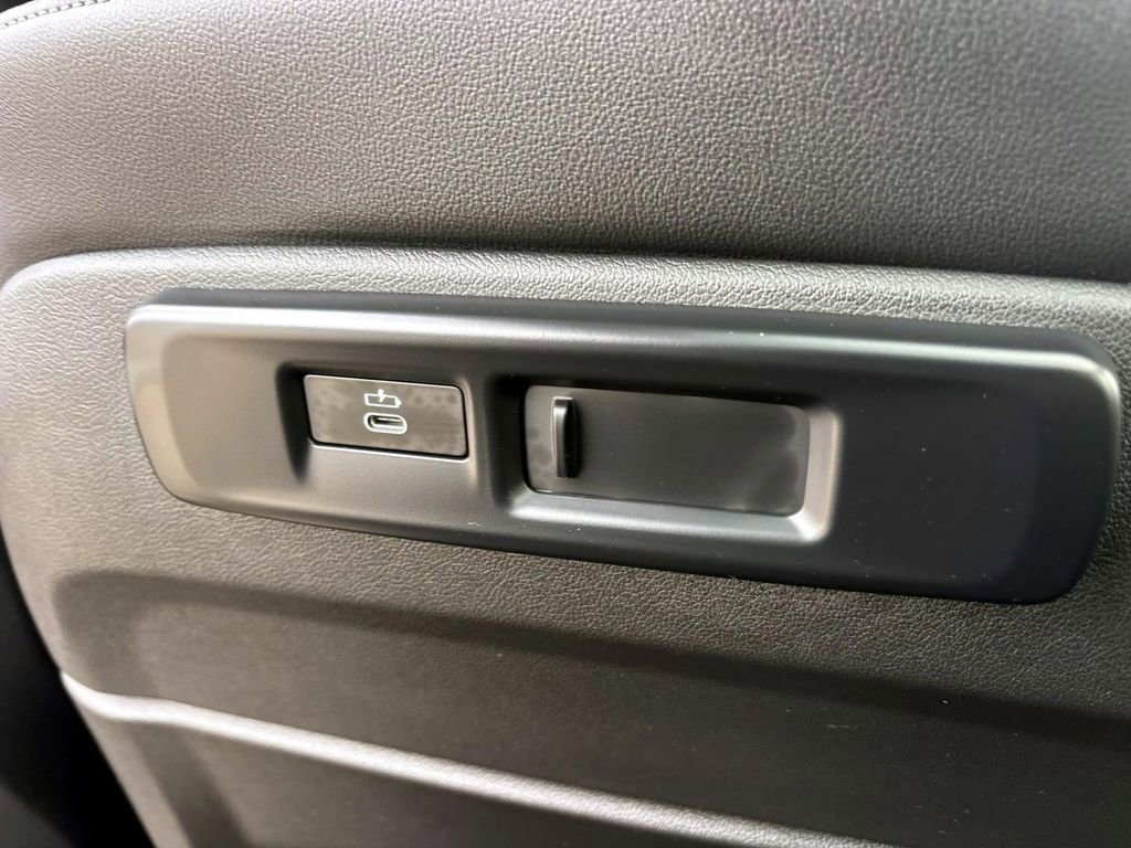 Used 2022 BMW X5 xDrive40i w/ M Sport Package image 33