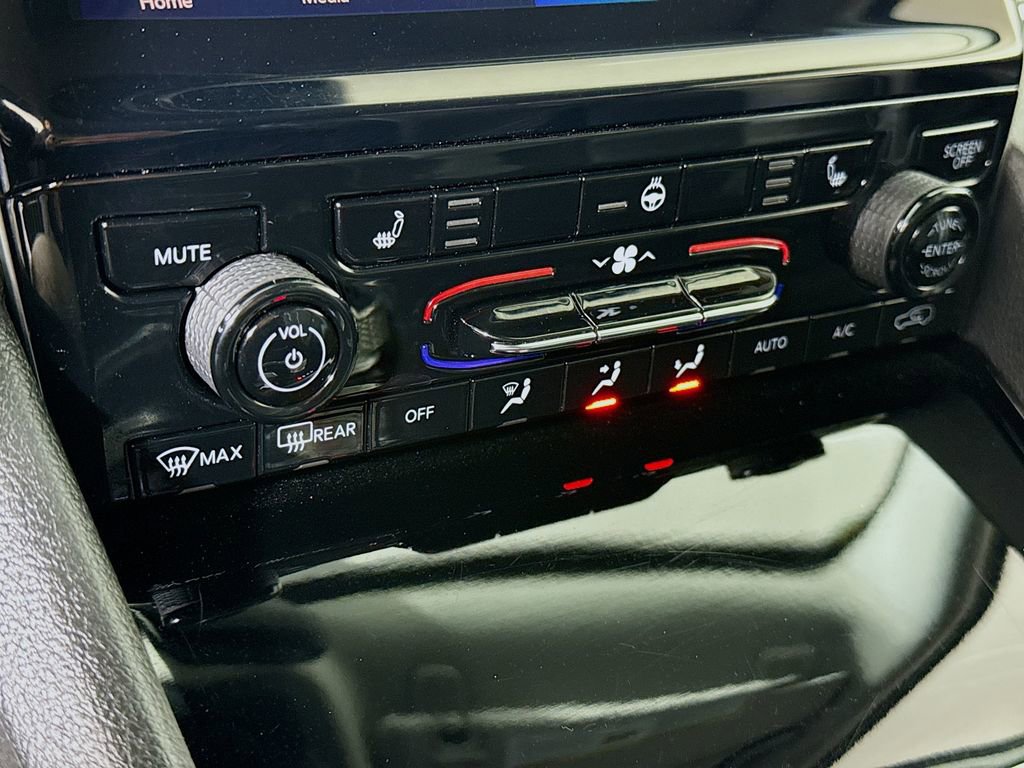 Used 2022 Jeep Grand Cherokee Limited 4xe image 10