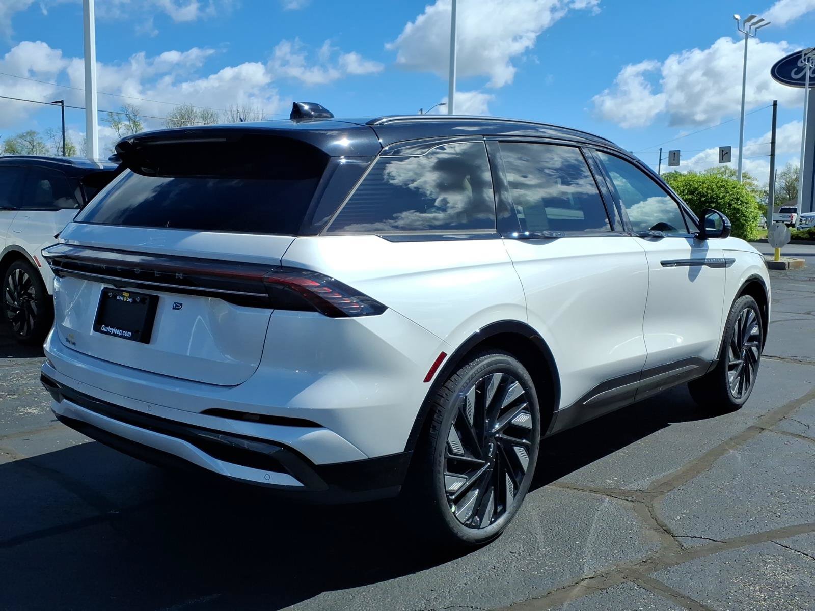 New 2026 Lincoln Nautilus Reserve w/ Jet Appearance Package AWD/4WD image 10