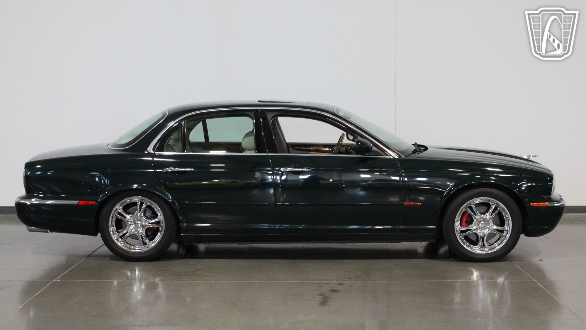 Used 2004 Jaguar XJ8 RWD image 23