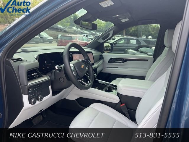 Used 2025 Chevrolet Suburban Premier AWD/4WD image 6