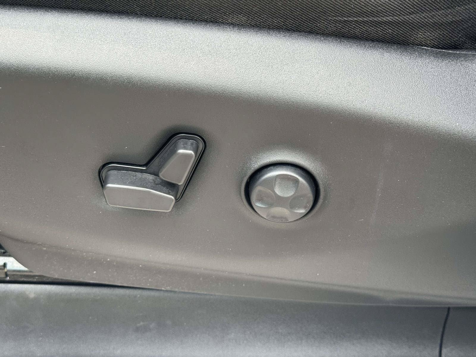 Used 2021 Chrysler Pacifica Touring-L FWD image 19