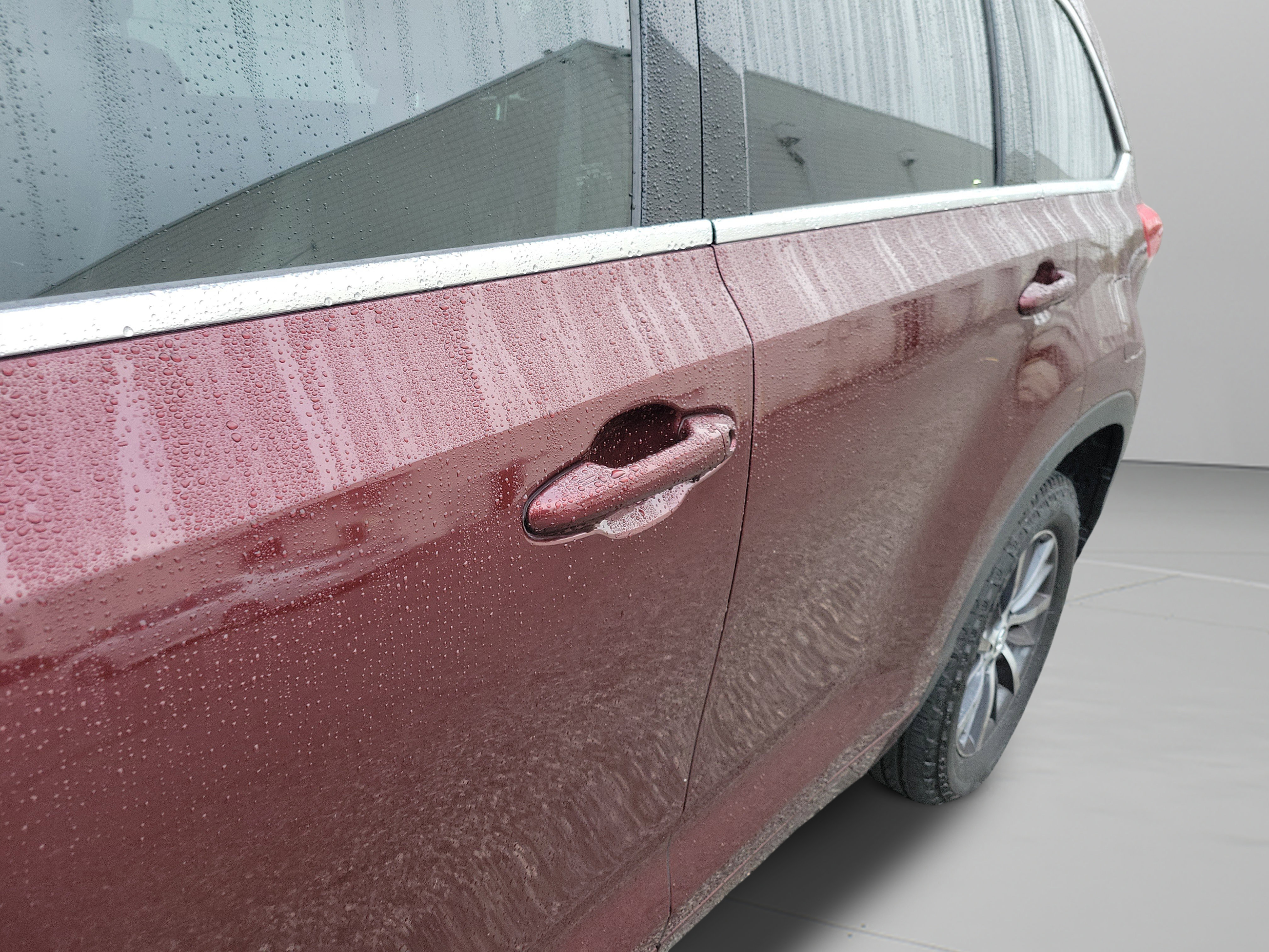 Used 2017 Toyota Highlander XLE image 22