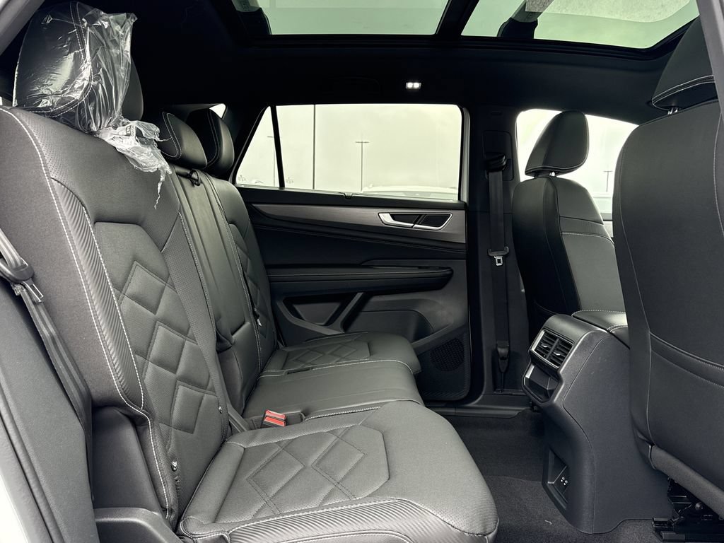 New 2026 Volkswagen Atlas Cross Sport SE FWD image 17