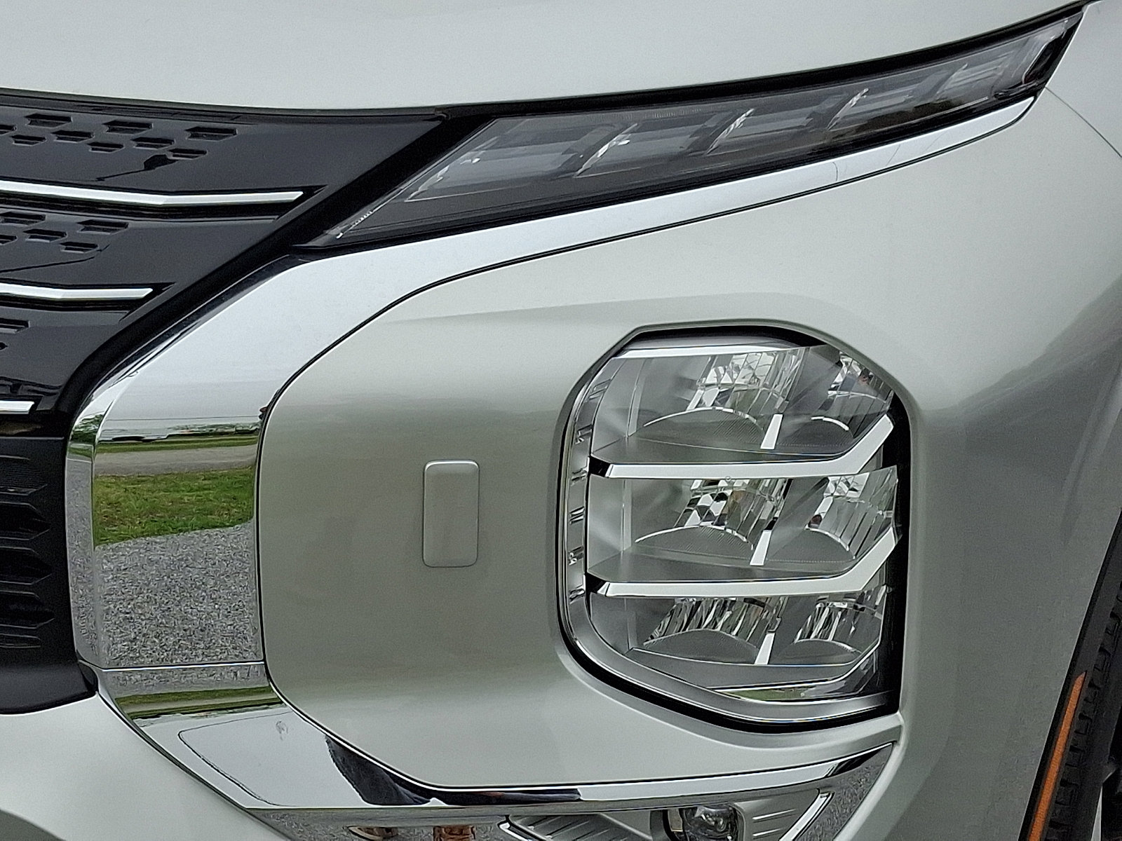 Used 2024 Mitsubishi Outlander SE AWD/4WD image 9