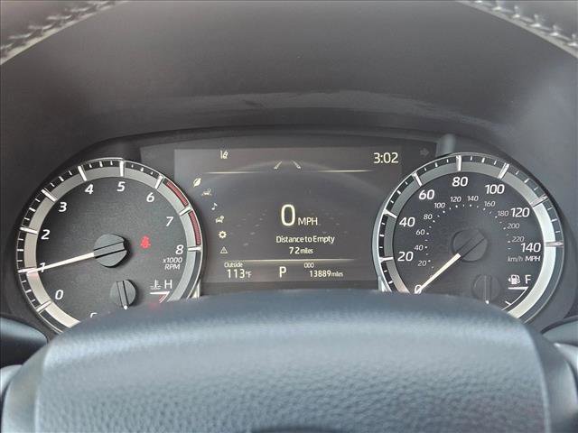 Used 2025 Toyota Highlander XLE FWD image 9