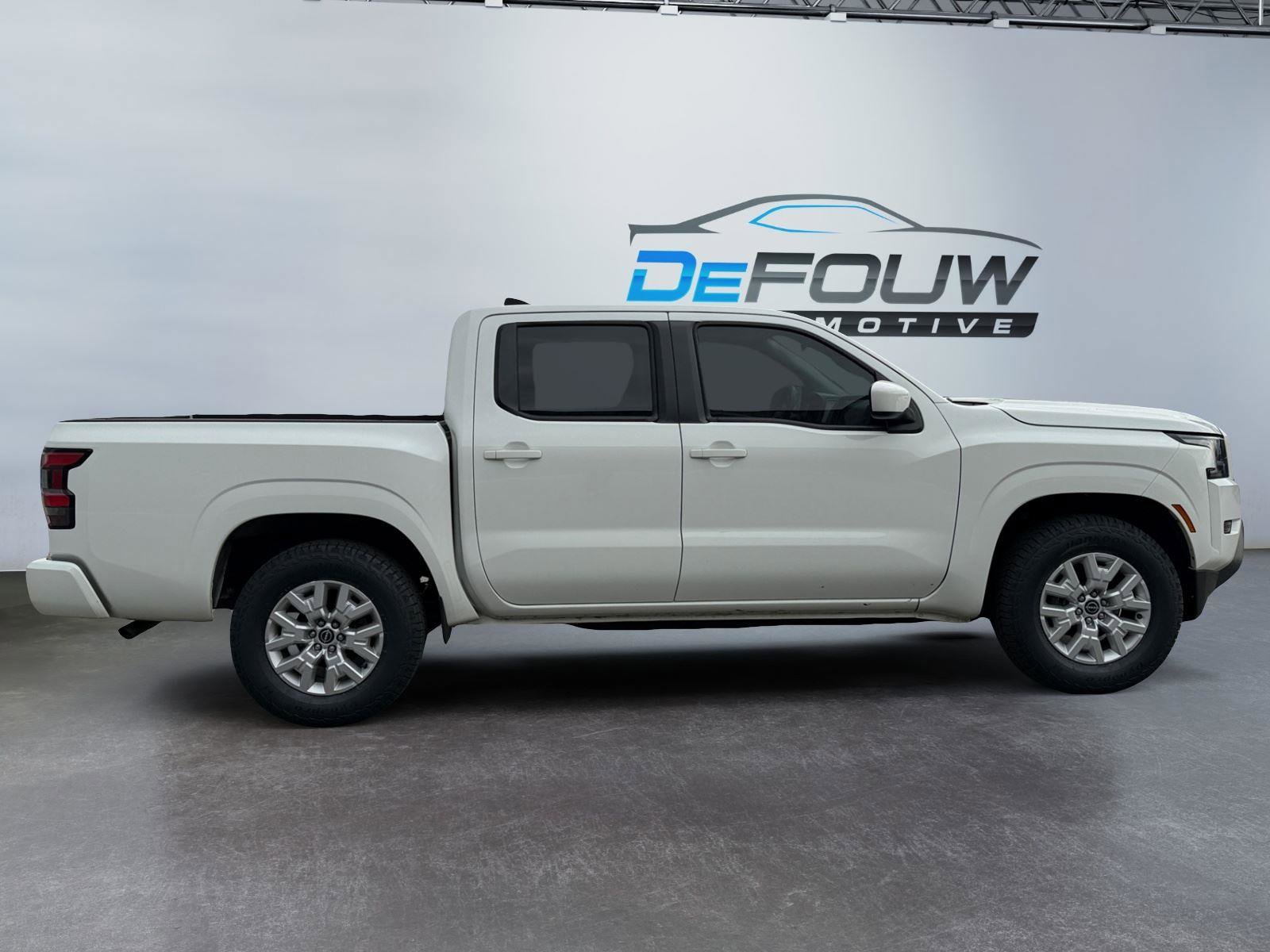 Used 2023 Nissan Frontier SV w/ Technology Package image 2