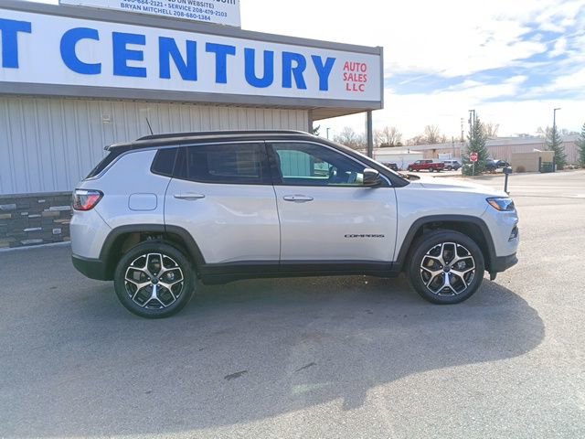 Used 2025 Jeep Compass Limited AWD/4WD image 12