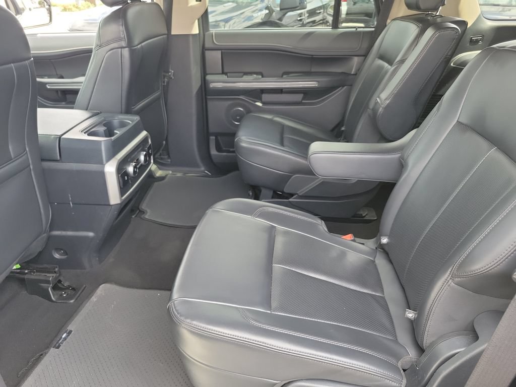 Used 2024 Ford Expedition XLT RWD image 14