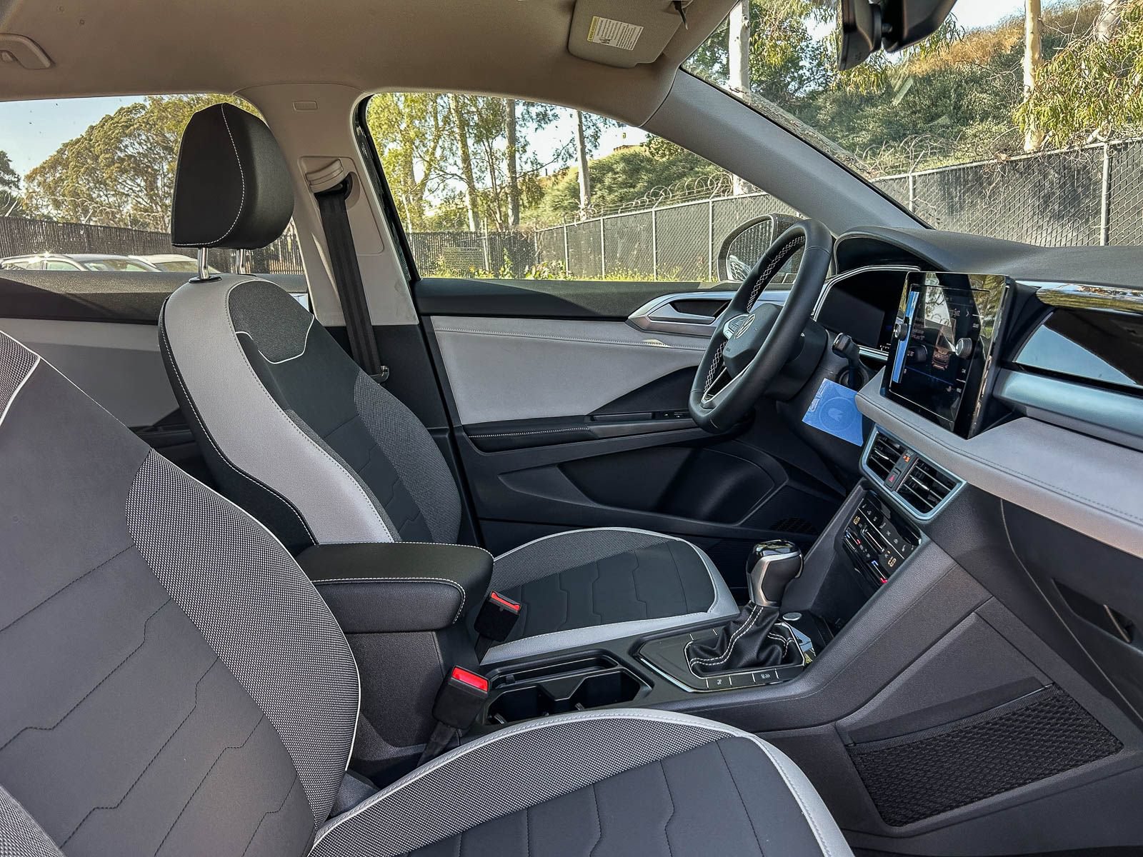 New 2026 Volkswagen Taos SE FWD image 18