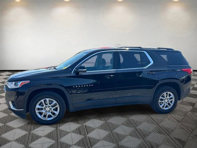 Used 2021 Chevrolet Traverse LT image 2
