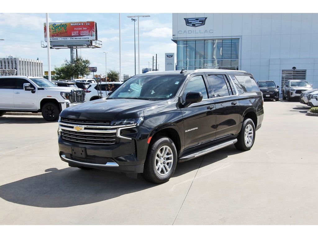 Used 2024 Chevrolet Suburban LT AWD/4WD image 2