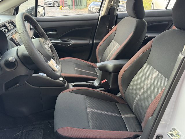 New 2025 Nissan Versa SR w/ Trunk Package image 18