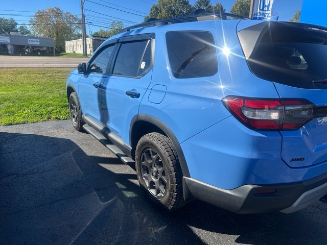 Used 2024 Honda Pilot TrailSport image 2