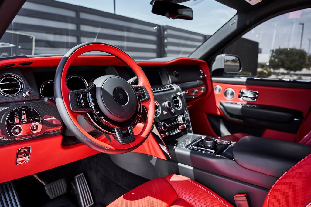 Used 2024 Rolls-Royce Cullinan Black Badge w/ Dark Exterior Package AWD/4WD image 2