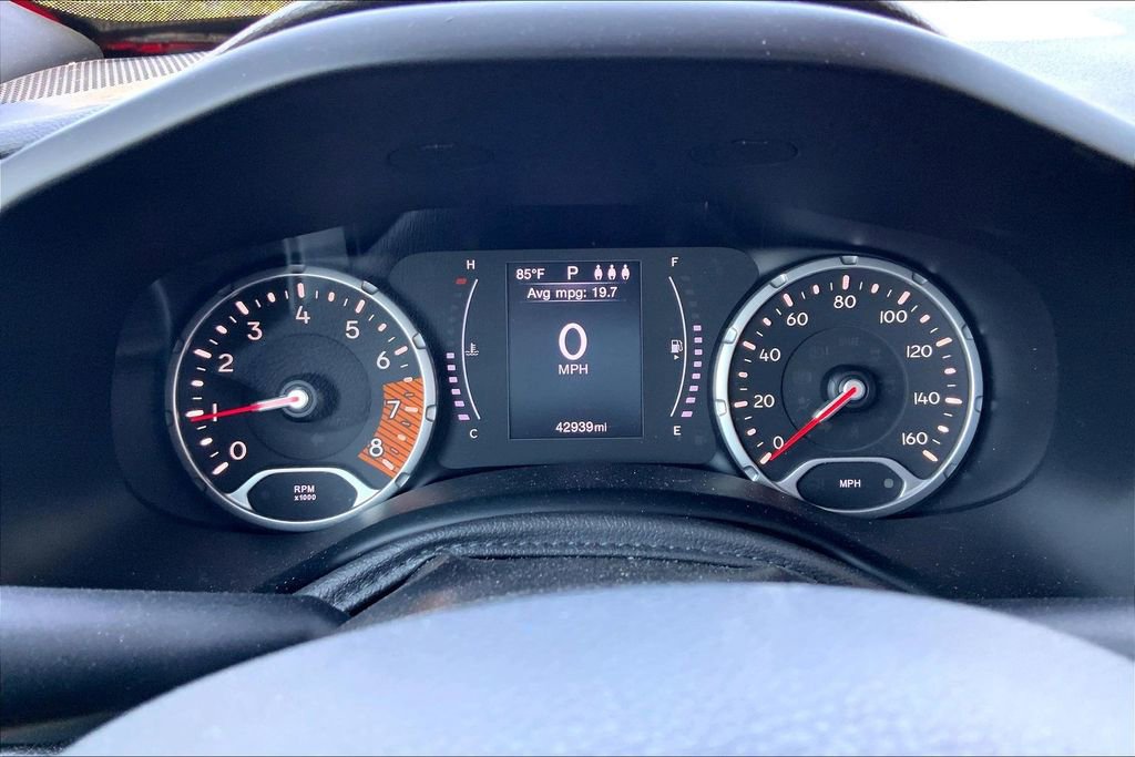 Used 2019 Jeep Renegade Latitude w/ Popular Equipment Group image 10