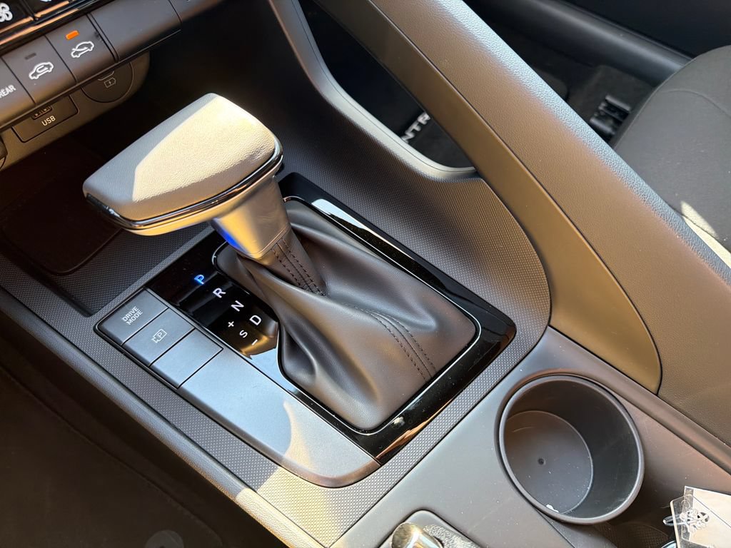 New 2026 Hyundai Elantra Sport FWD image 33