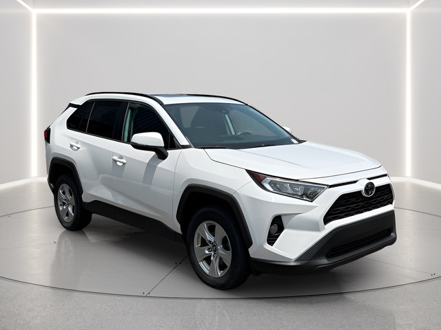Used 2019 Toyota RAV4 XLE AWD/4WD image 7