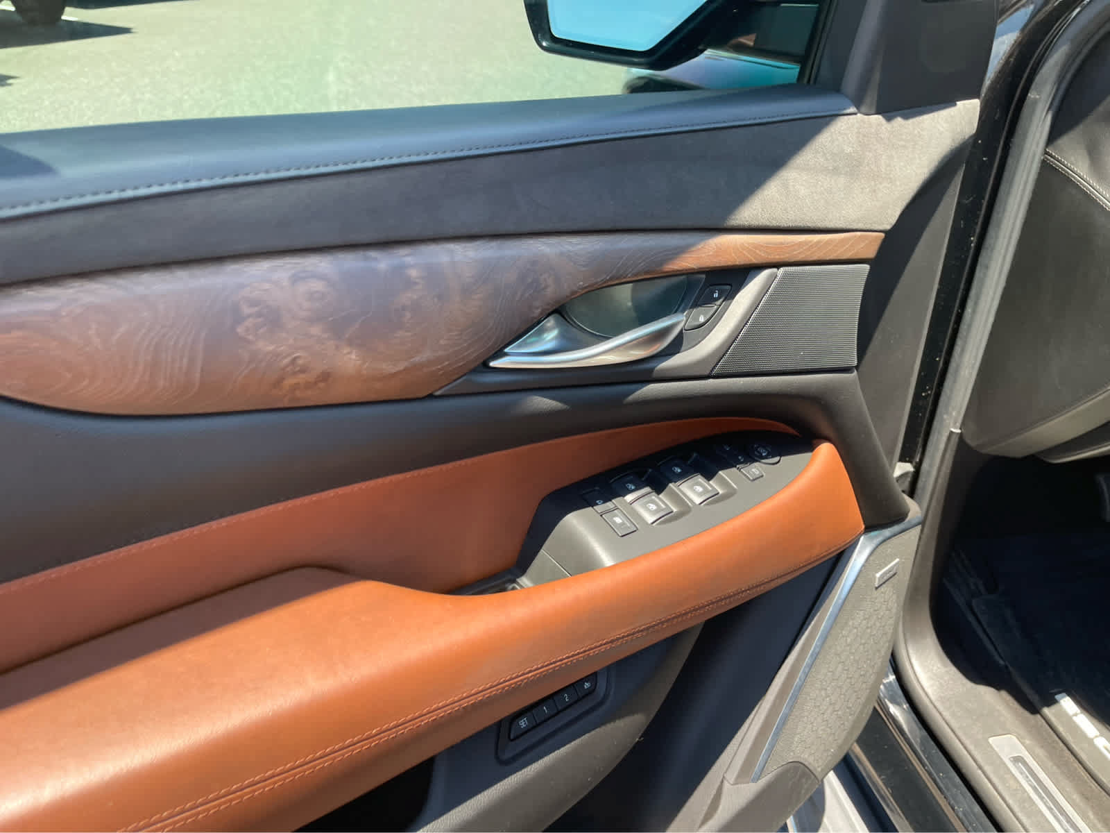 Used 2017 Cadillac Escalade Premium Luxury AWD/4WD image 22