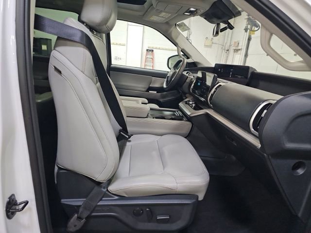 Used 2025 Ford Expedition Active AWD/4WD image 10
