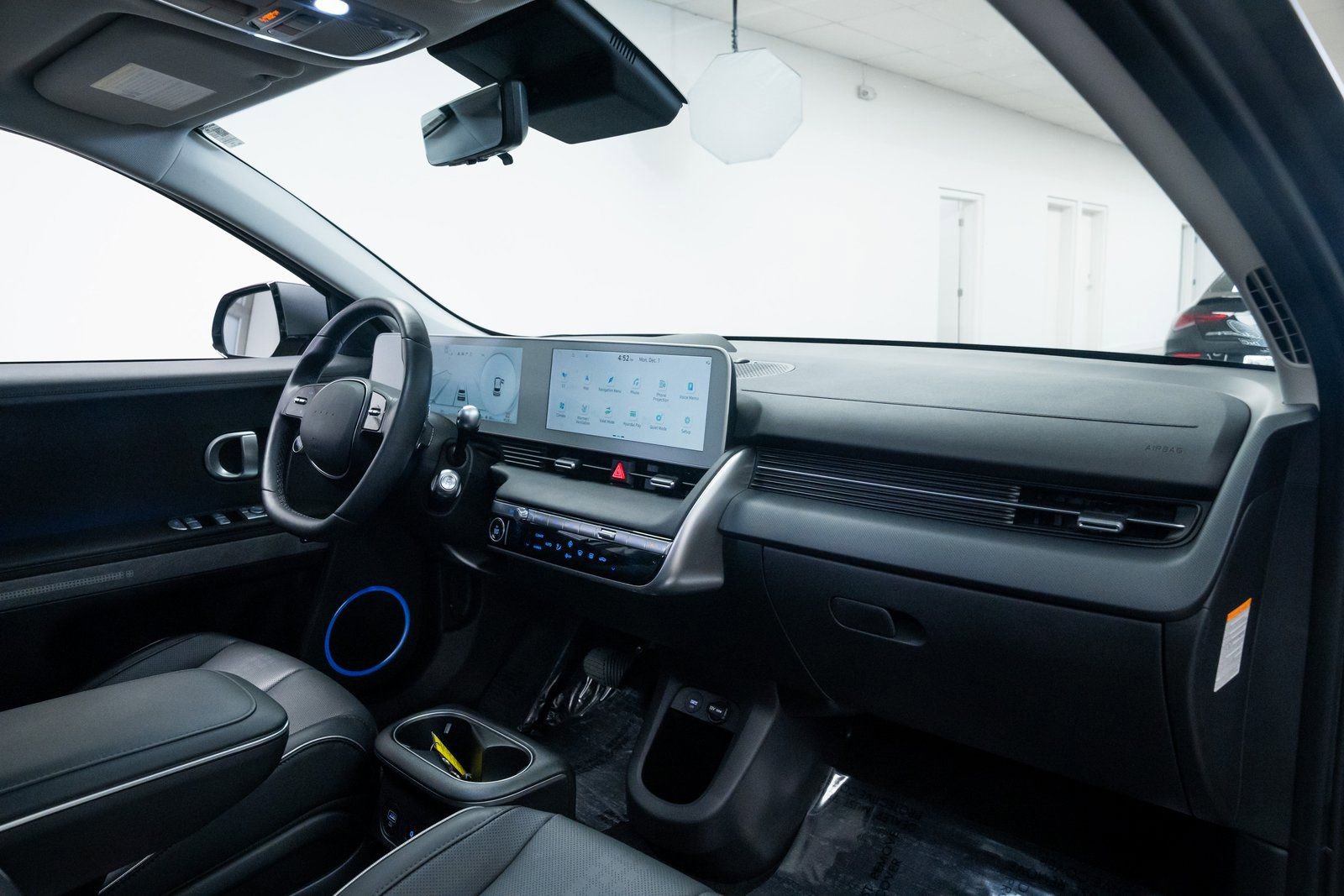 Used 2024 Hyundai Ioniq 5 Limited image 26