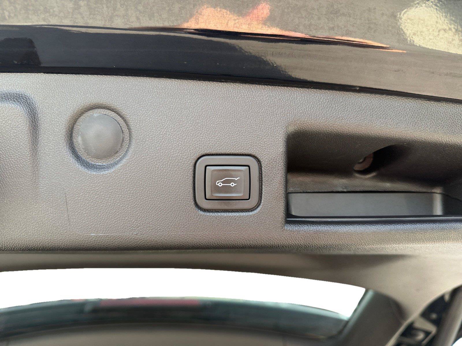 Used 2024 Chevrolet Equinox LT FWD image 22