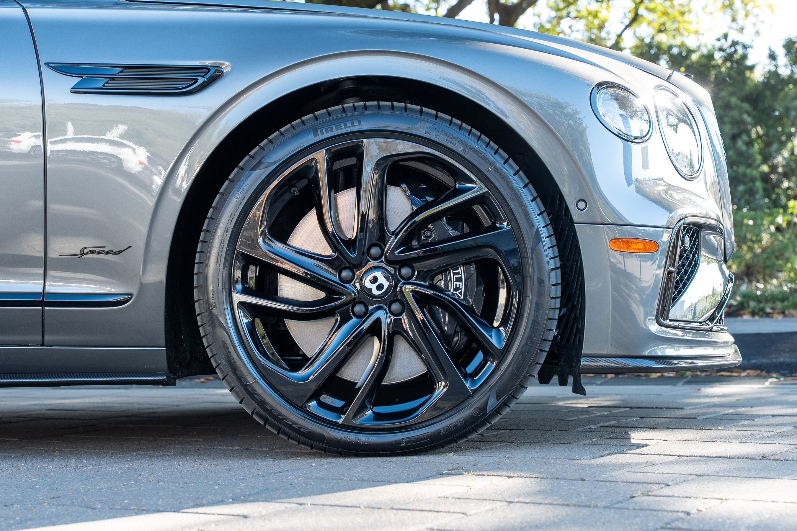 Certified 2025 Bentley Flying Spur Plug-In Hybrid AWD/4WD image 6