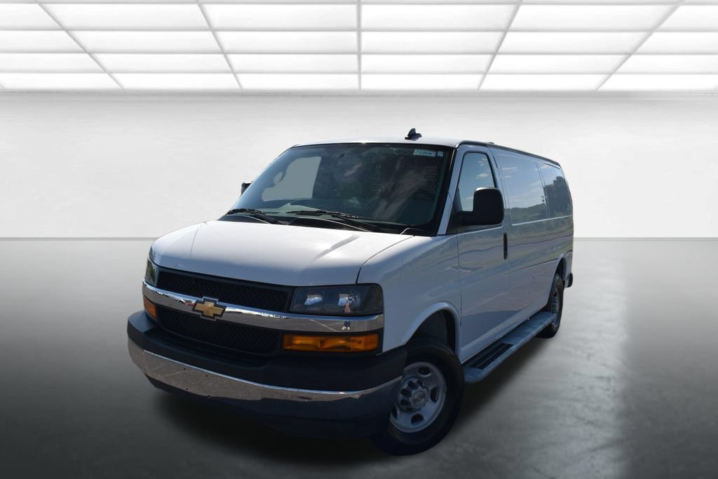 Used 2024 Chevrolet Express 2500 w/ Driver Convenience Package RWD image 5