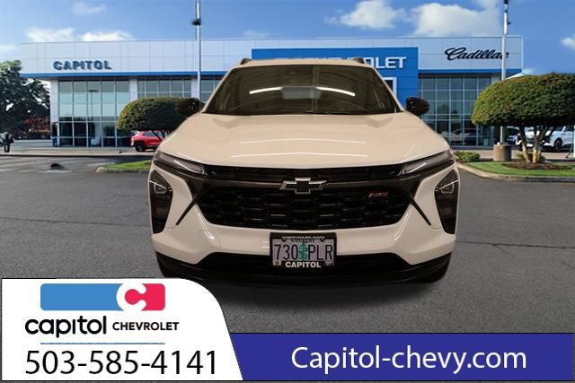 Used 2024 Chevrolet Trax RS w/ Sunroof Package FWD image 8