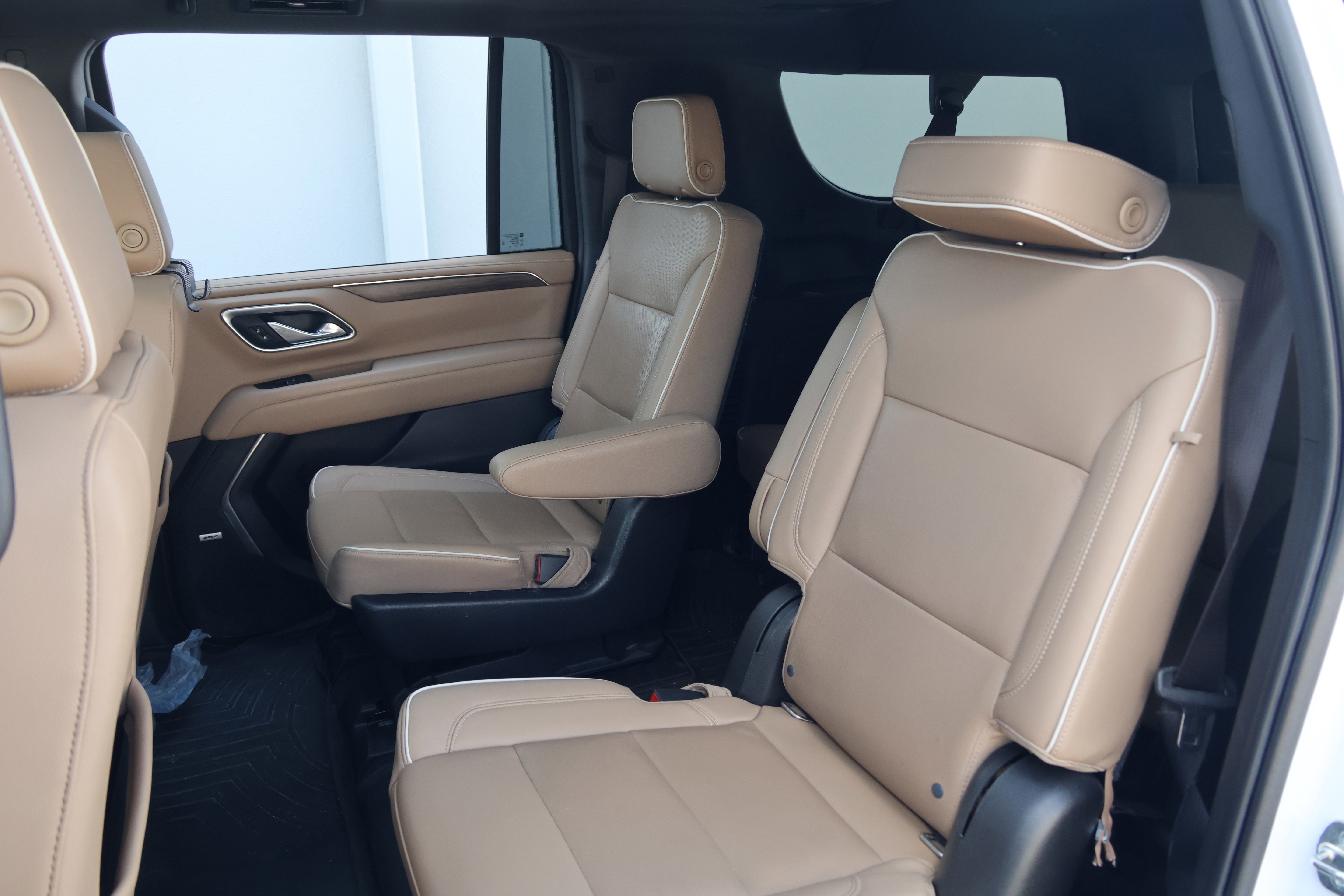 Used 2021 Chevrolet Suburban Premier w/ Premium Package image 37